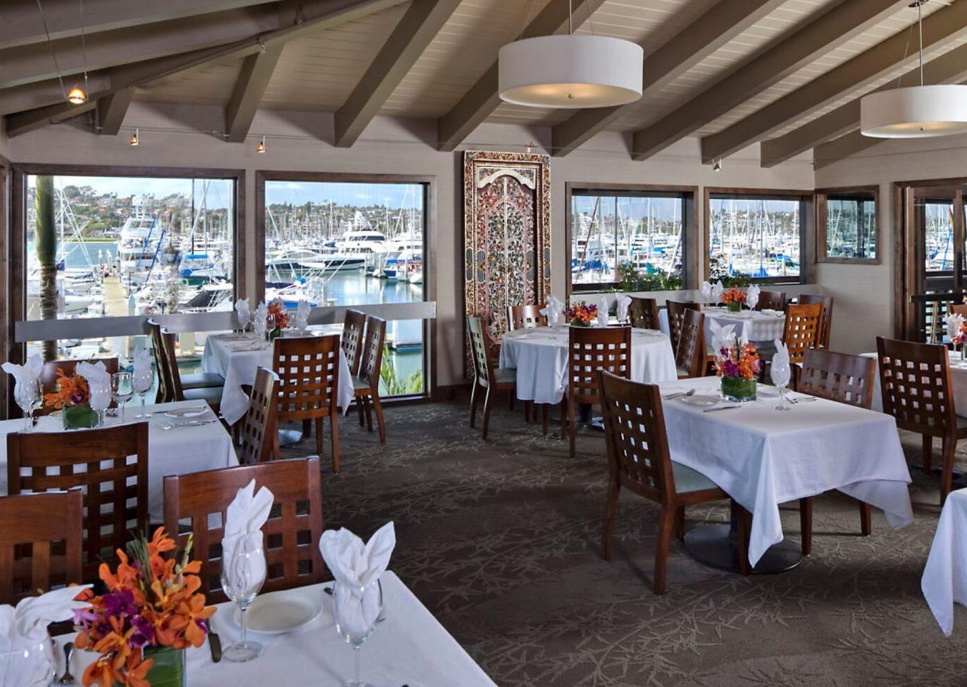 blue wave lounge restaurant