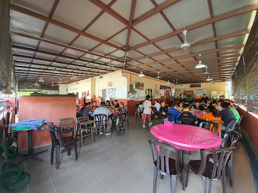Restoran Kolam Ikan 鱼塘小食馆 Restoran Kolam Ikan 鱼塘小食馆