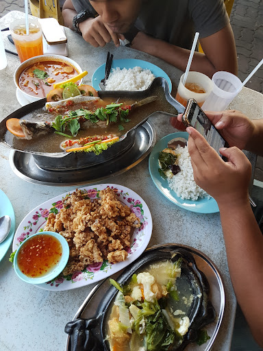 Veena Thai Seafood Restaurant