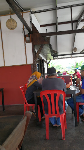 Along Tomyam Restoran
