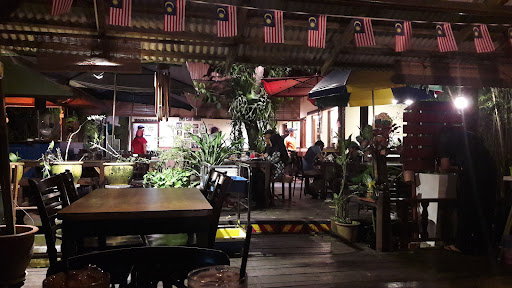 Aunty Aini's Garden Cafe