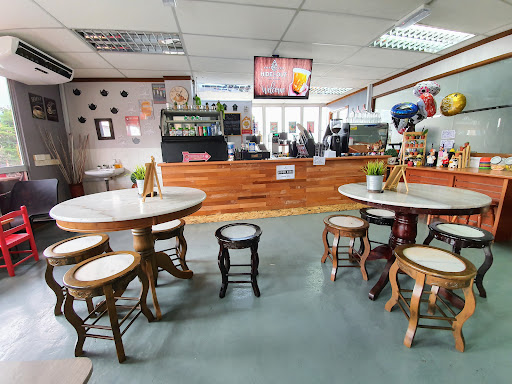 Hide Or Out Cafe & Space - H2O Hide Or Out Cafe & Space - H2O