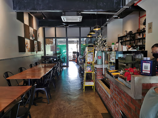 Bee's Food & Coffee Bee's Food & Coffee