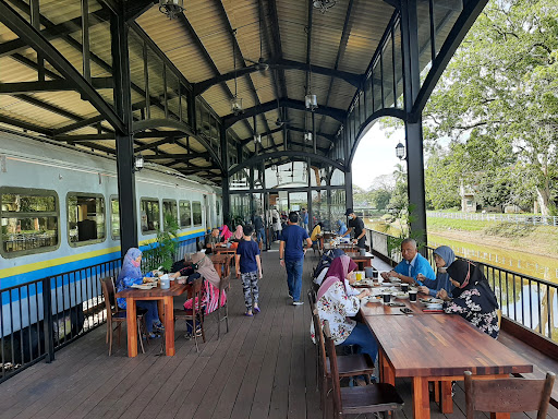 Kafe Belibis (Muzium Pahang) Dalam Keratapi Kafe Belibis (Muzium Pahang) Dalam Keratapi