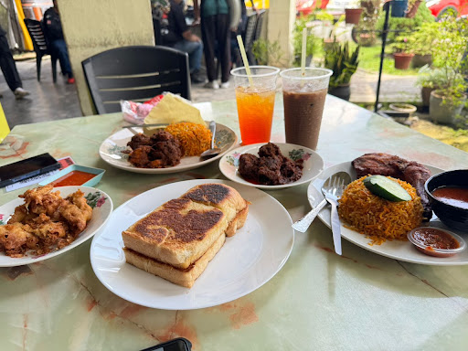 Rumah Makan Rendang Tok Yoep – Makan Tengahari Wajib Singgah Kuala Kangsar