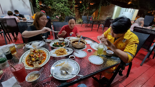 Mawilla Yacht Club Restaurant