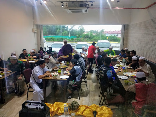 Al Hamra Restaurant & Bistro