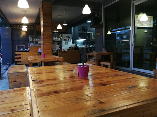 Warong Steak & Seafood