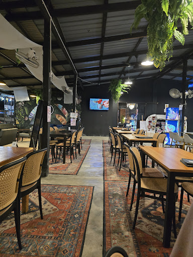 H CAFE PAKA