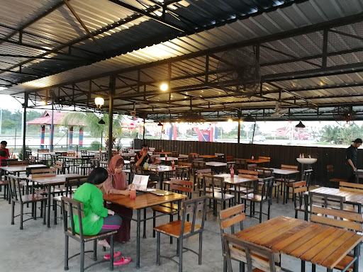 LEEZO CONTAINER PARIT RAJA LEEZO CONTAINER PARIT RAJA