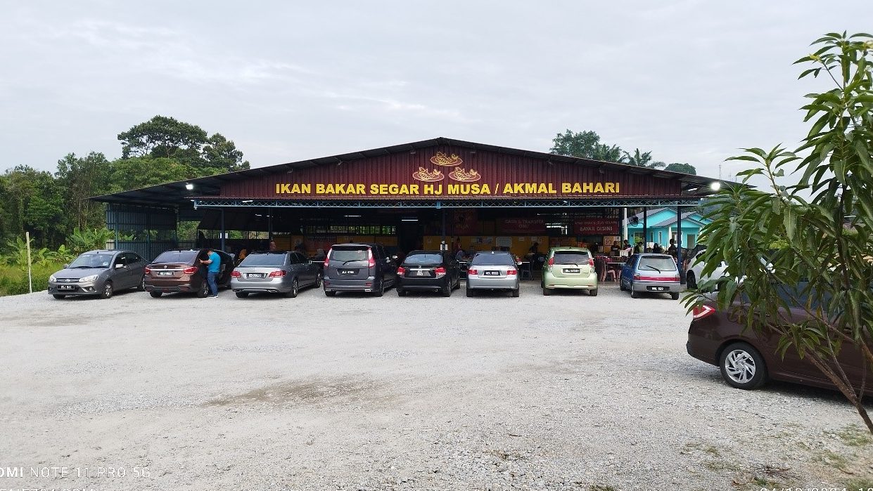 Ikan Bakar Segar Hj Musa / Akmal Bahari 1 ikan bakar segar hj musa akmal bahari