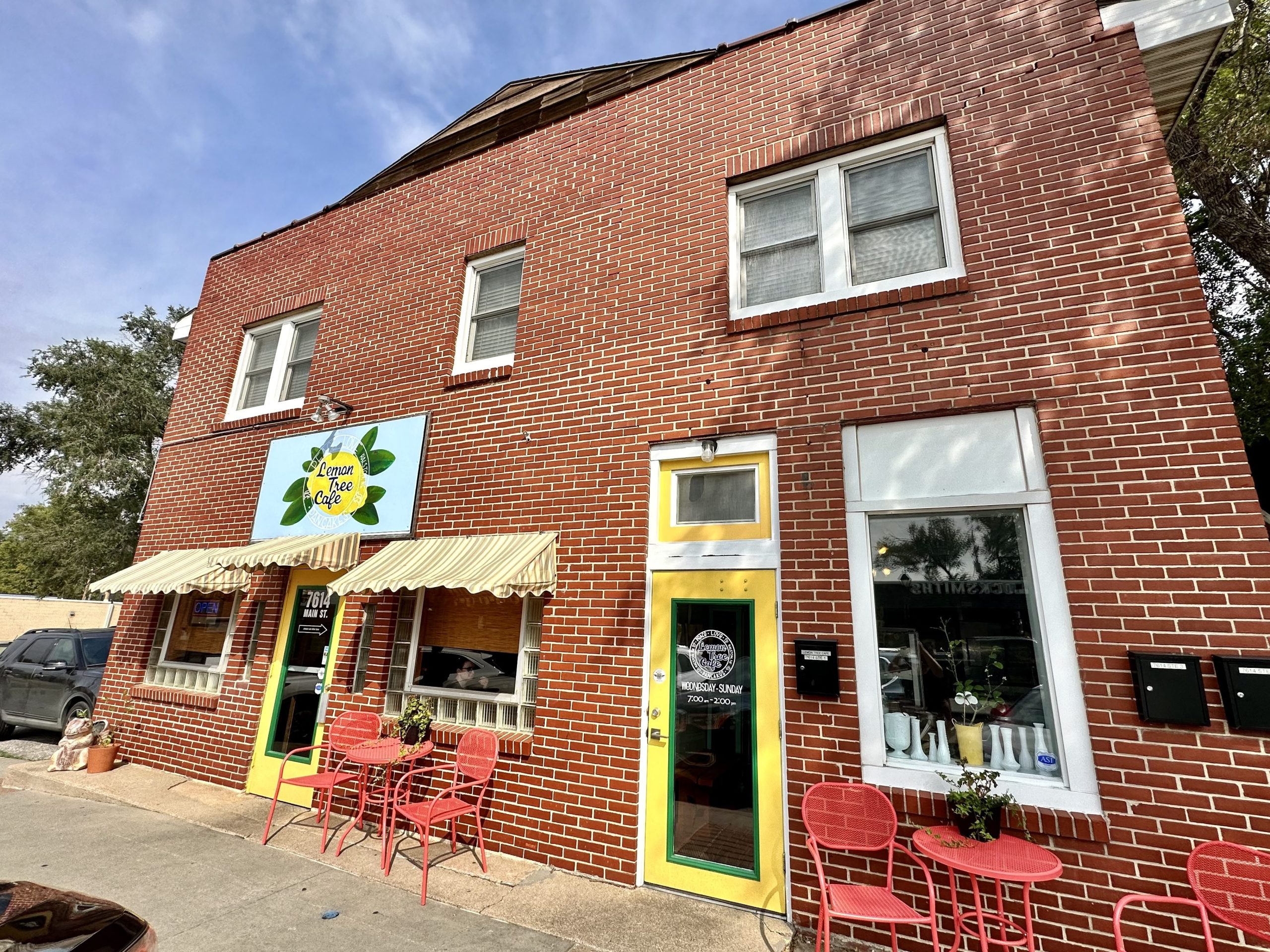 lemon tree cafe scaled